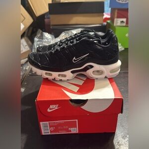 Brand new Women Air Max Plus Black/White size 6, 6.5, 7.5 women